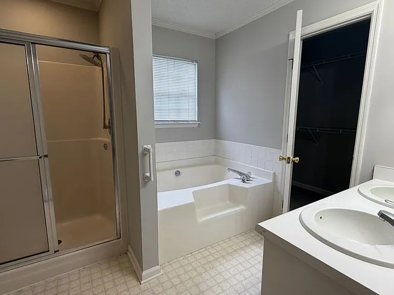 199 Amelia Dr W — Photo 22
