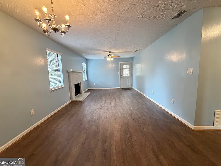 682 Timothy Rd — Photo 3