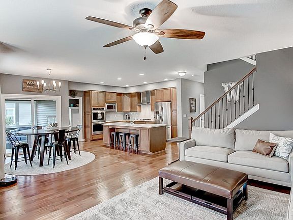 5th image of 7104 Beachwood Way