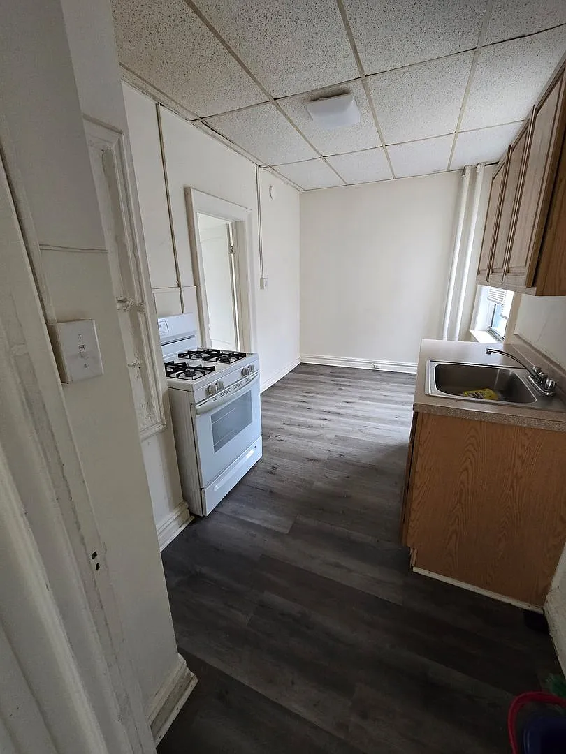 140 - Gautier Avenue Realty Assoc Lp — Photo 1