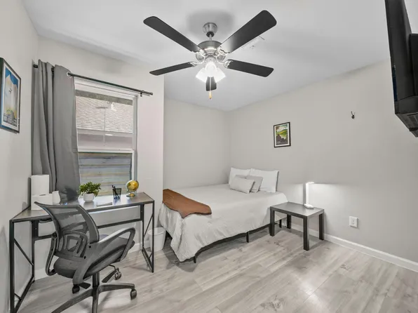 (undisclosed Address), Houston, TX 77028