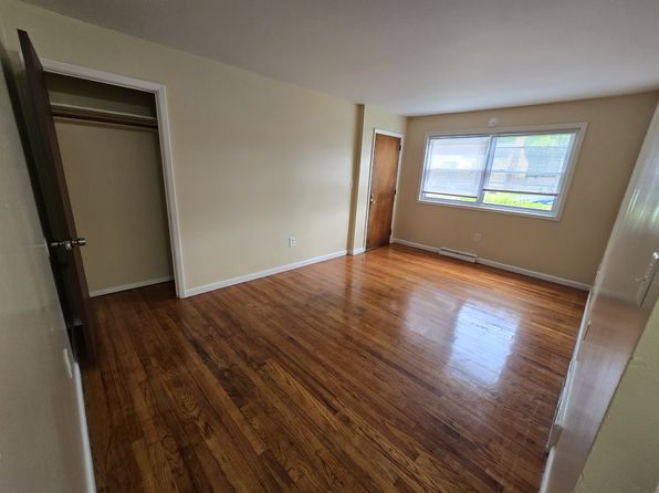 215 Fairfield St #11R