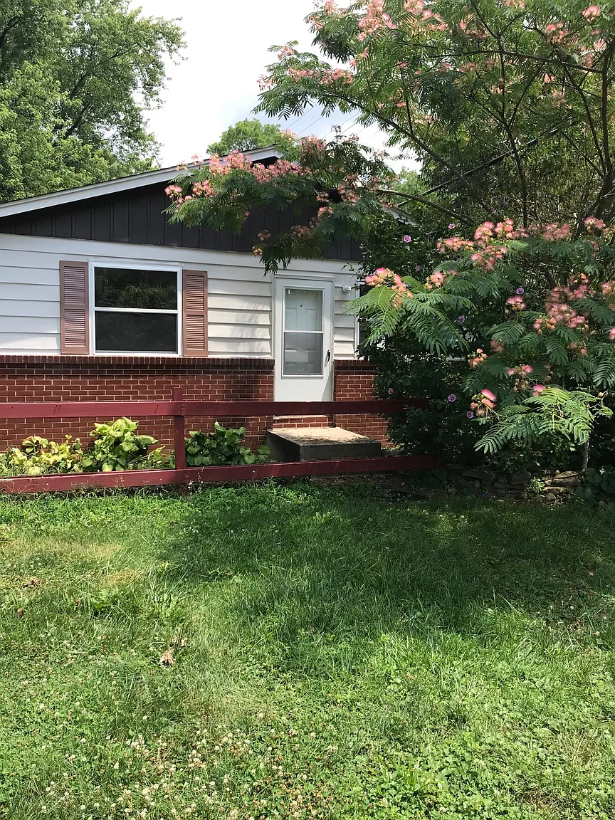 1192 Billie Dr photo 1