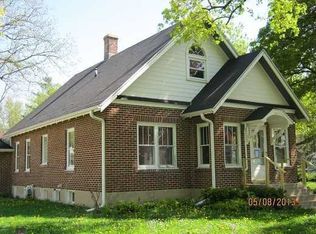 430 W Cherry St, Compton, IL 61318