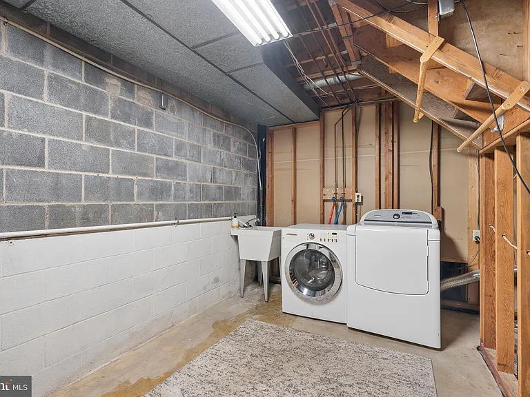 8109 Broadview Dr — Photo 17