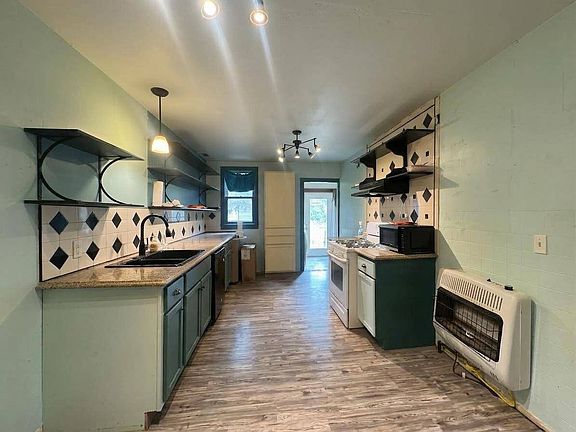 3rd image of 332 2nd St