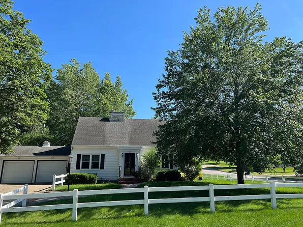 102 Pike Ave, Carroll, IA 51401
