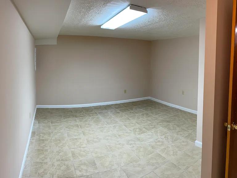 606 Doe St — Photo 29