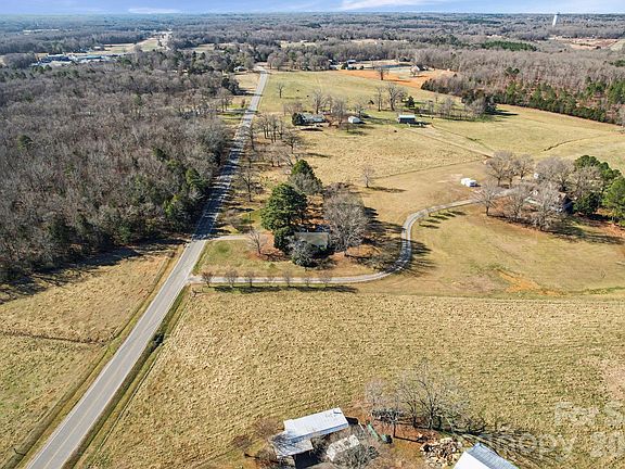 5th image of 612 Old Dutch Rd W