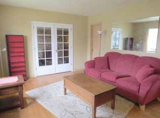 6702 Dellrose Ct, Greendale, WI 53129