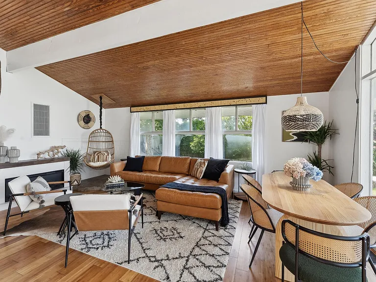 308 W Lake Dr — Photo 3