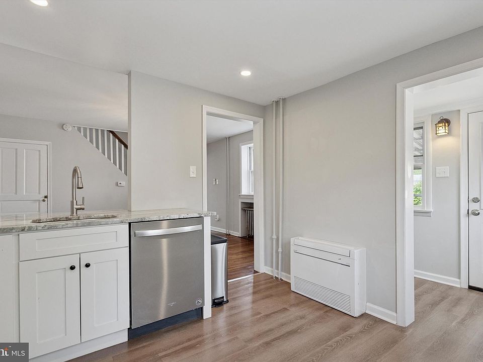 19 S Warner Ave — photo 3