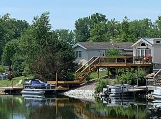 8 Dinosaur Rd, Wilmington, IL 60481