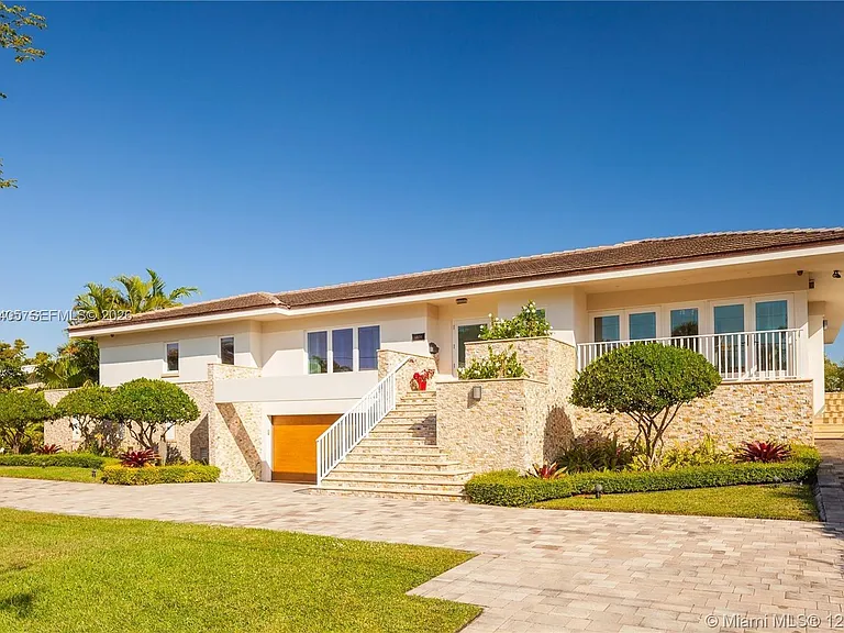 6831 Sunrise Ct — Photo 4
