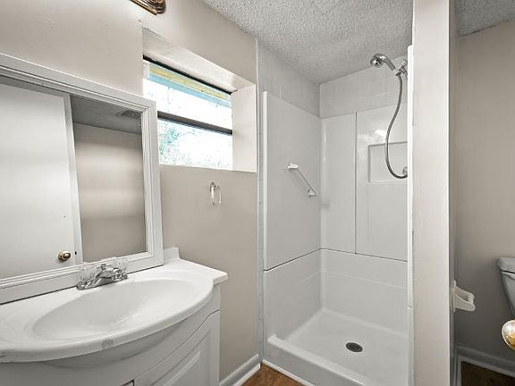 4th image of 3023 Lorman Dr