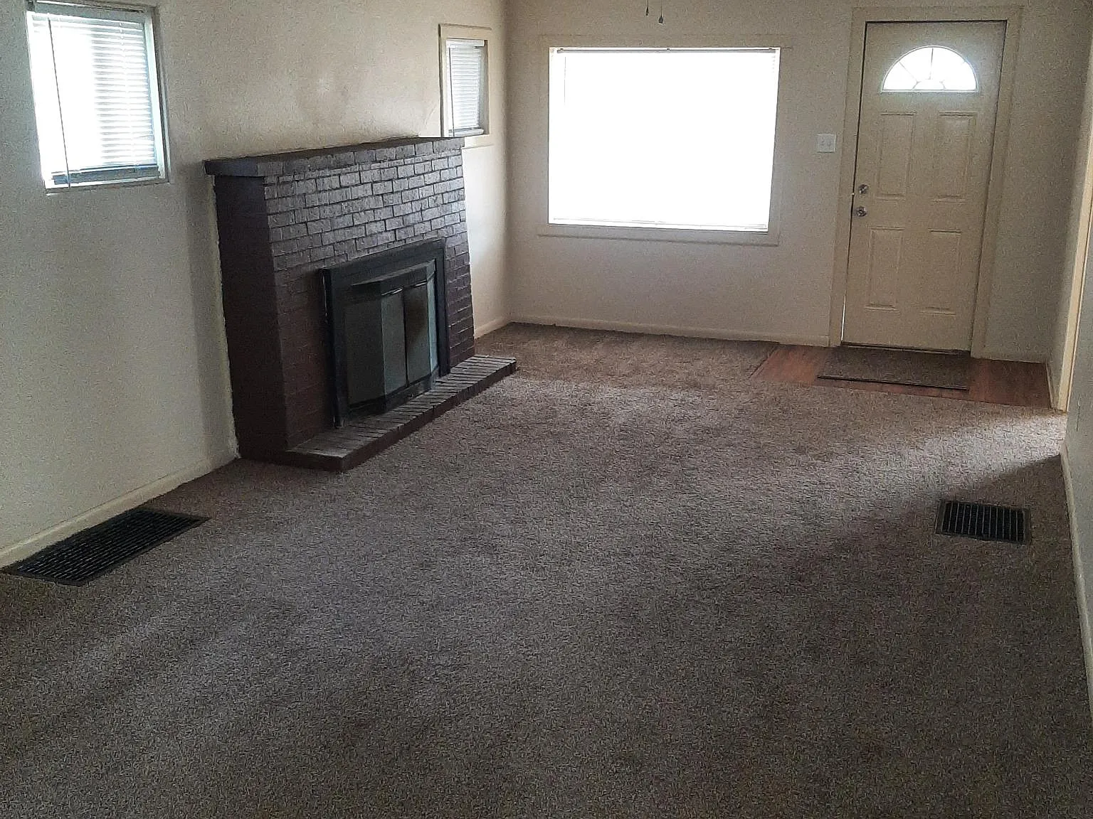 2916 Withers Ave — Photo 1