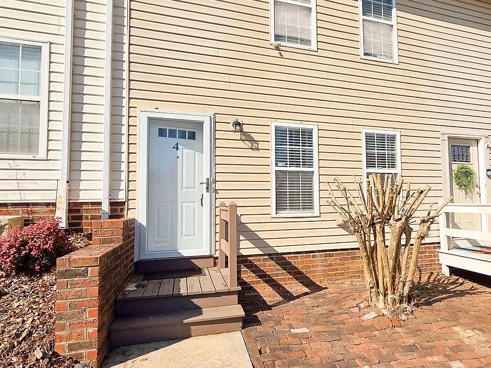 1st image of 1491 20th Ave NE APT 4
