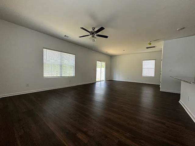 240 Chelsea Park Dr — Photo 11