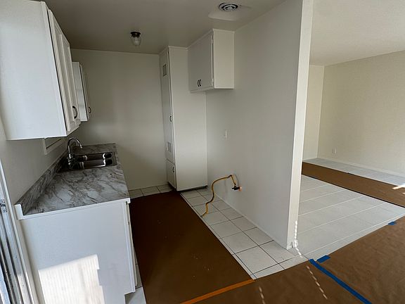 4th image of 1136 Gordon St #4