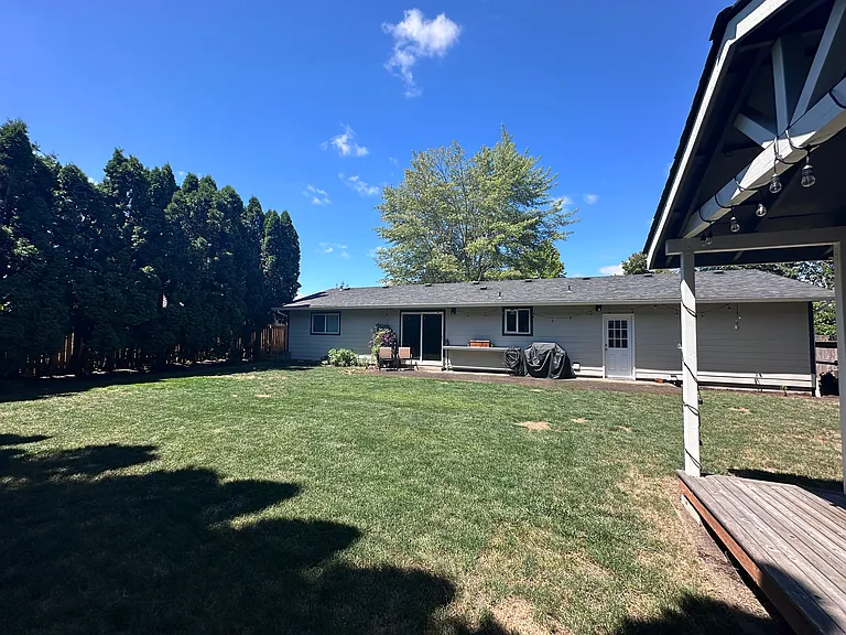 712 SW Cypress St — Photo 17