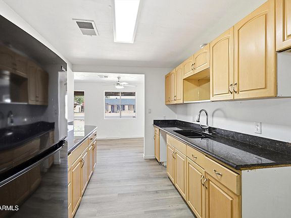 5th image of 3433 E Coronado Road