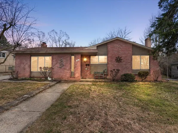 764 Manor Dr, Milford, MI 48381