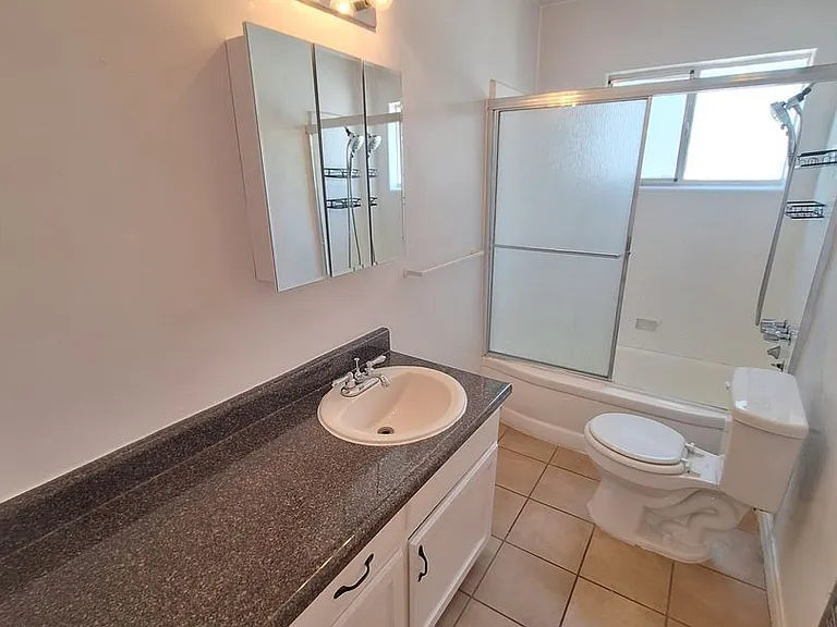 428 S Sherbourne Dr #5 — Photo 8