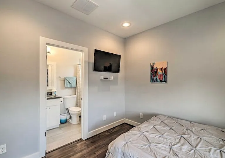 2403C Everett St #C — Photo 18