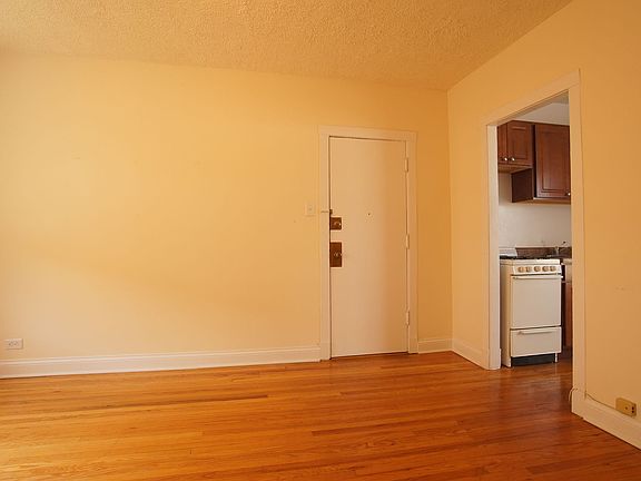 2nd image of 2647-53 N Spaulding Ave #1090