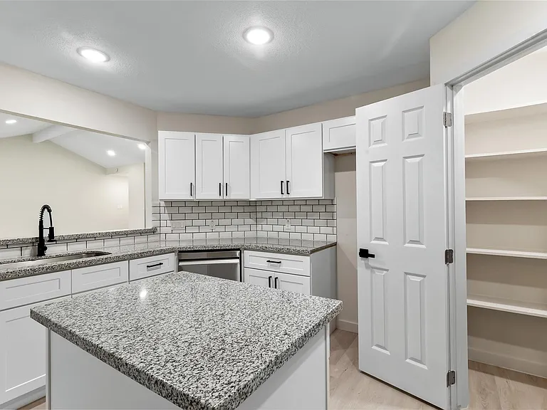 13414 Ravensway Dr — Photo 7