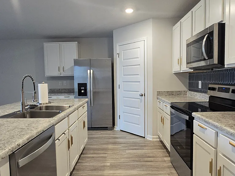 4384 White Cedar Ct — Photo 5