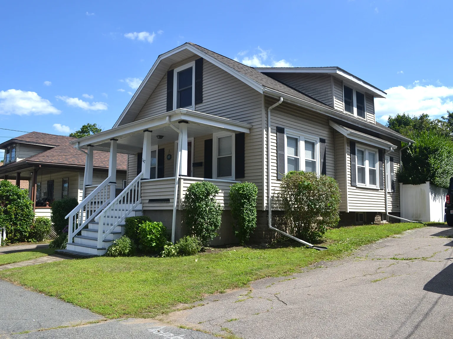 3 bed, 1235 sqft, $3,200 — Photo 4