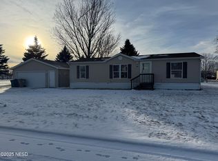 1207 34th St S, Watertown, SD 57201