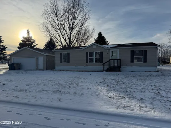 1207 34th St S, Watertown, SD 57201