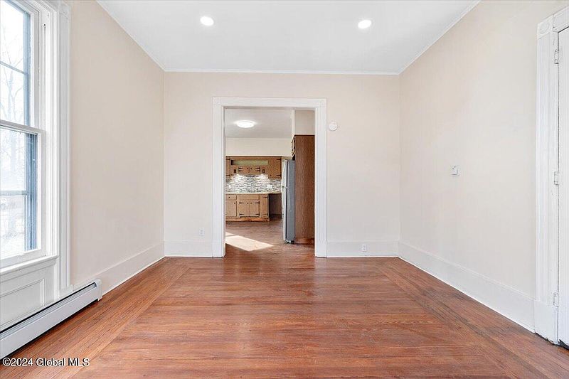 4th image of 820 19th Street