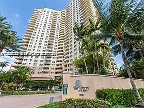 19501 W Country Club Dr #704