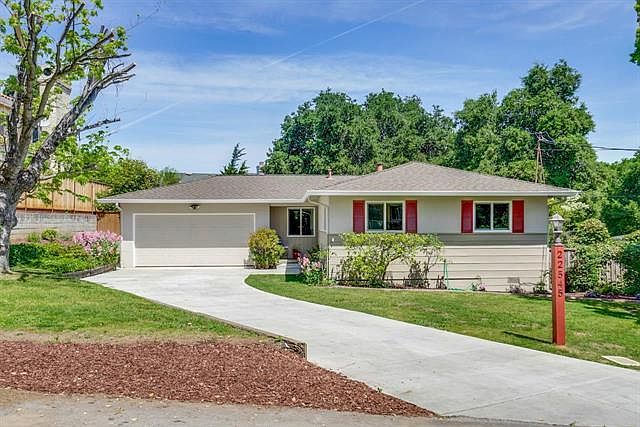 1st image of 22545 Poppy Dr