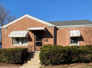 292 E Quincy St, Riverside, IL 60546