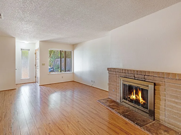 4830 Suncrest Way — Photo 4
