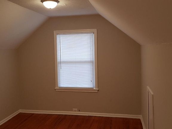 3rd image of 82 Woodcliff Dr