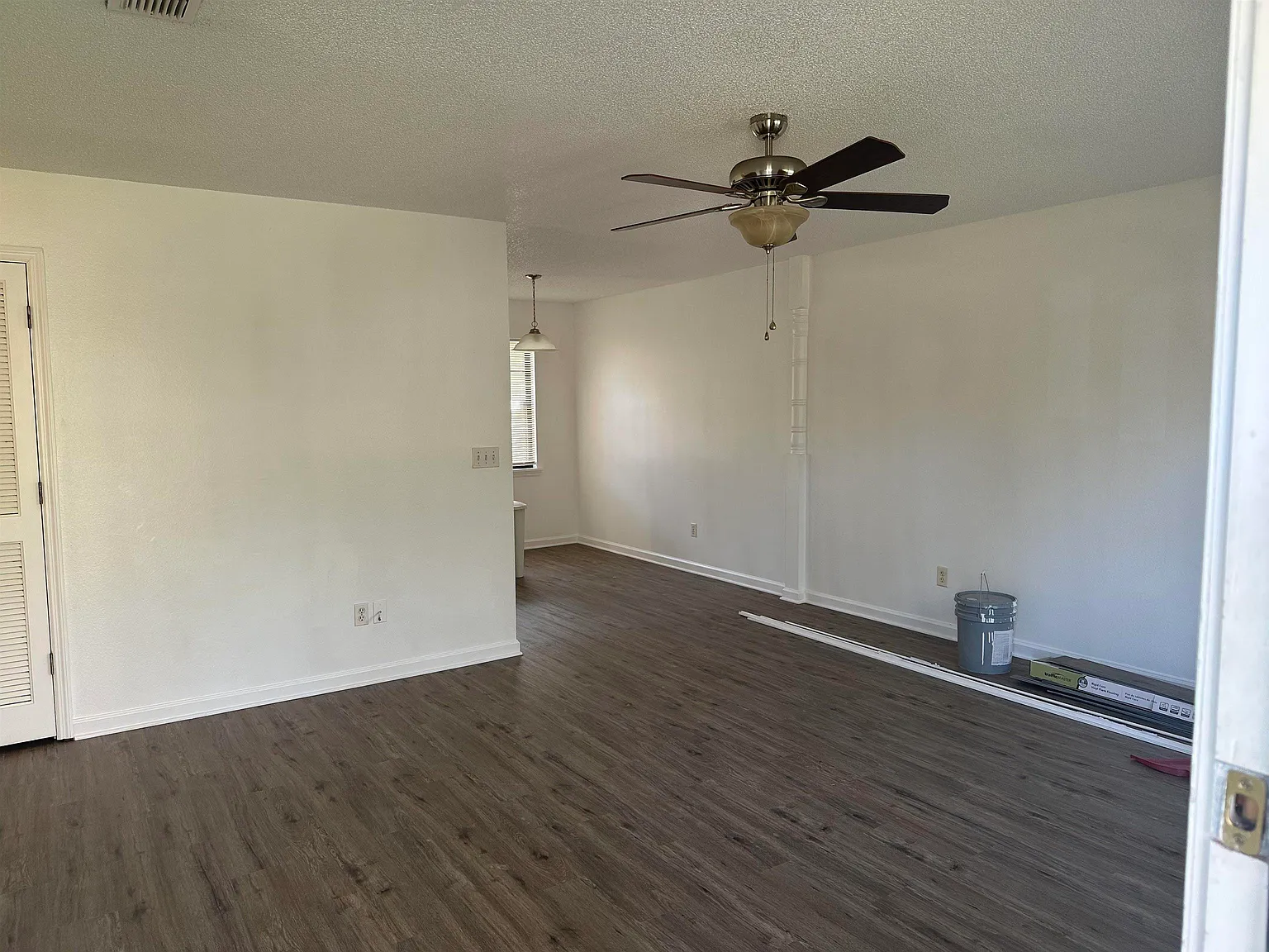 2 bed, 800 sqft, $1,400 — Photo 3