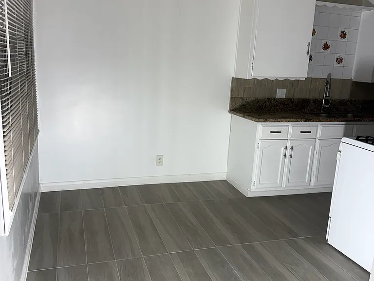 10719 Woodbine St #6 — Photo 6