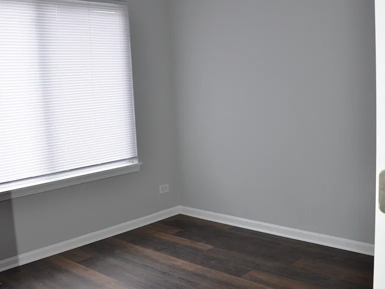 654 Lincoln Station Dr — Photo 15