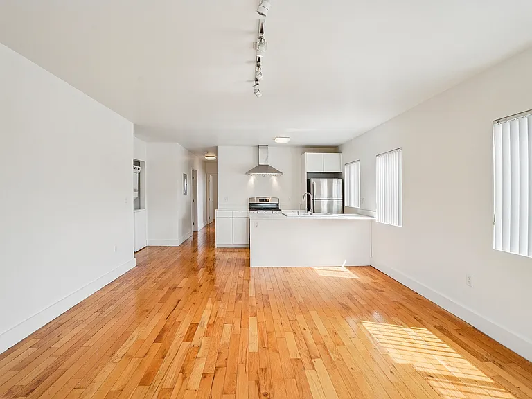 1008 N New Hampshire Ave #1006-1/2 — Photo 17