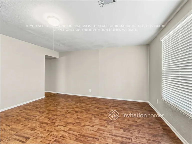 3520 W Lawrence Rd — Photo 9