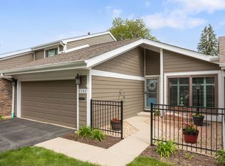 2101 Timber Ln, Wheaton, IL 60189