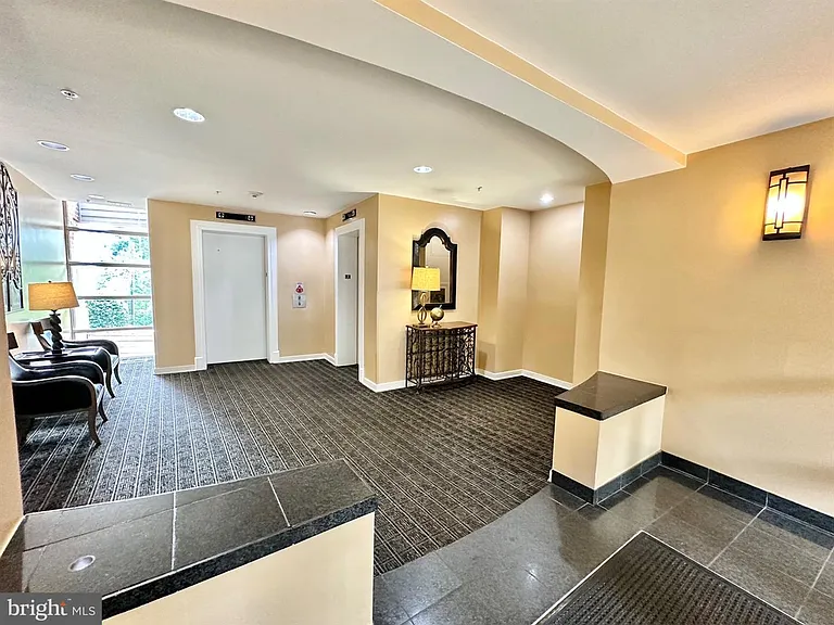 301 S Reynolds St #206 — Photo 25