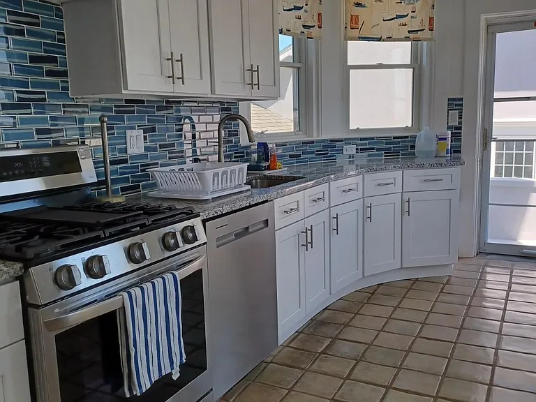 502 Central Ave — Photo 10