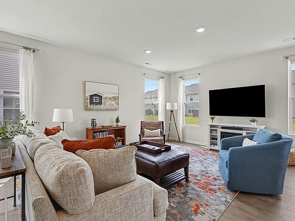 4th image of 2206 Mill Ln