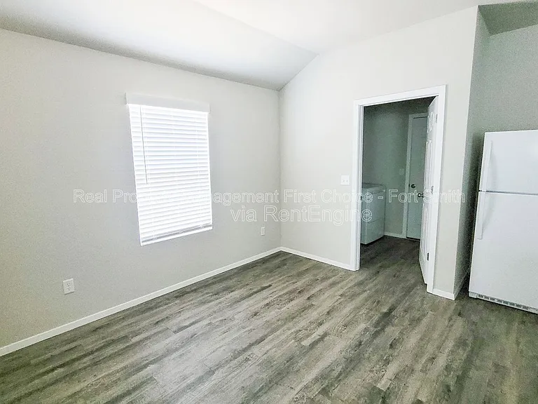 8218 Melody Ln — Photo 13
